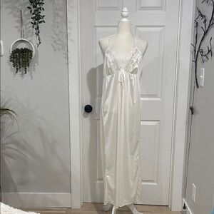 🌹Vintage 70’s Union Made Lace Nightgown🌹